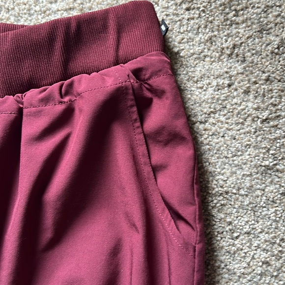 MARIKA Tyra Jogger Size Medium Pants Red/Wine Pockets Cuffed Ankles Drawstring - Picture 6 of 16